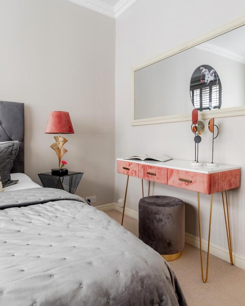 Revamped & Luxxe For Covent Garden Lovers! Adorable City Home For Families & Friends London Bagian luar foto